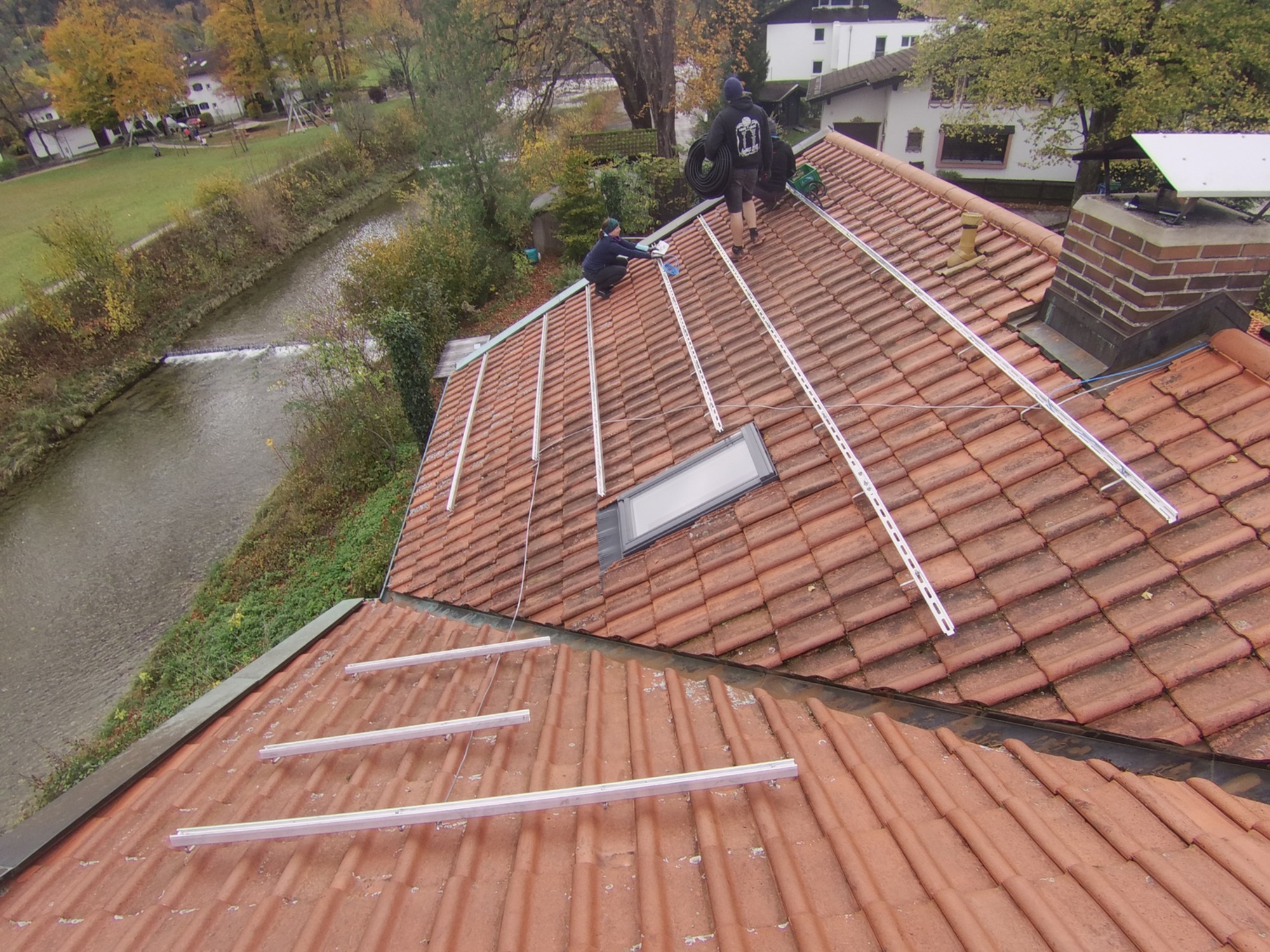 East installation, rails and grounding finishes, cable placement upcoming