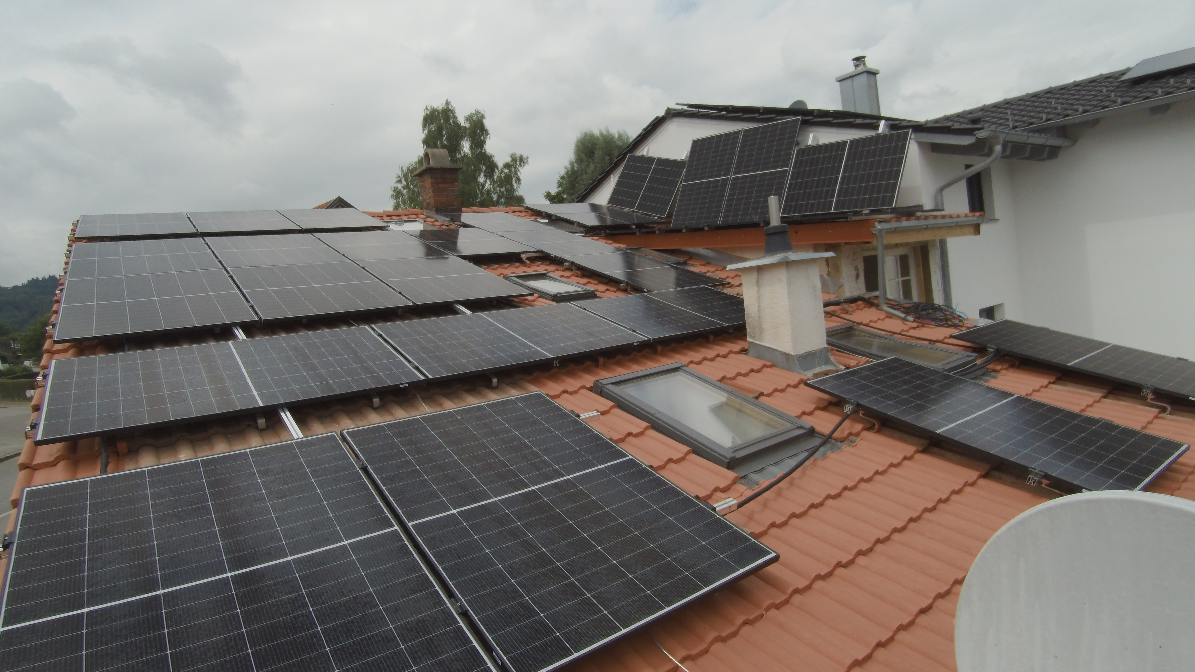 Second roof (East); wall modules connected to microinverter