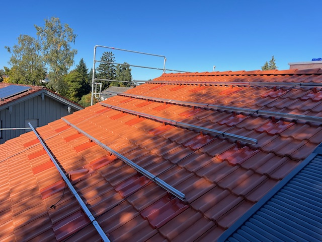 mounting rails, South facing part